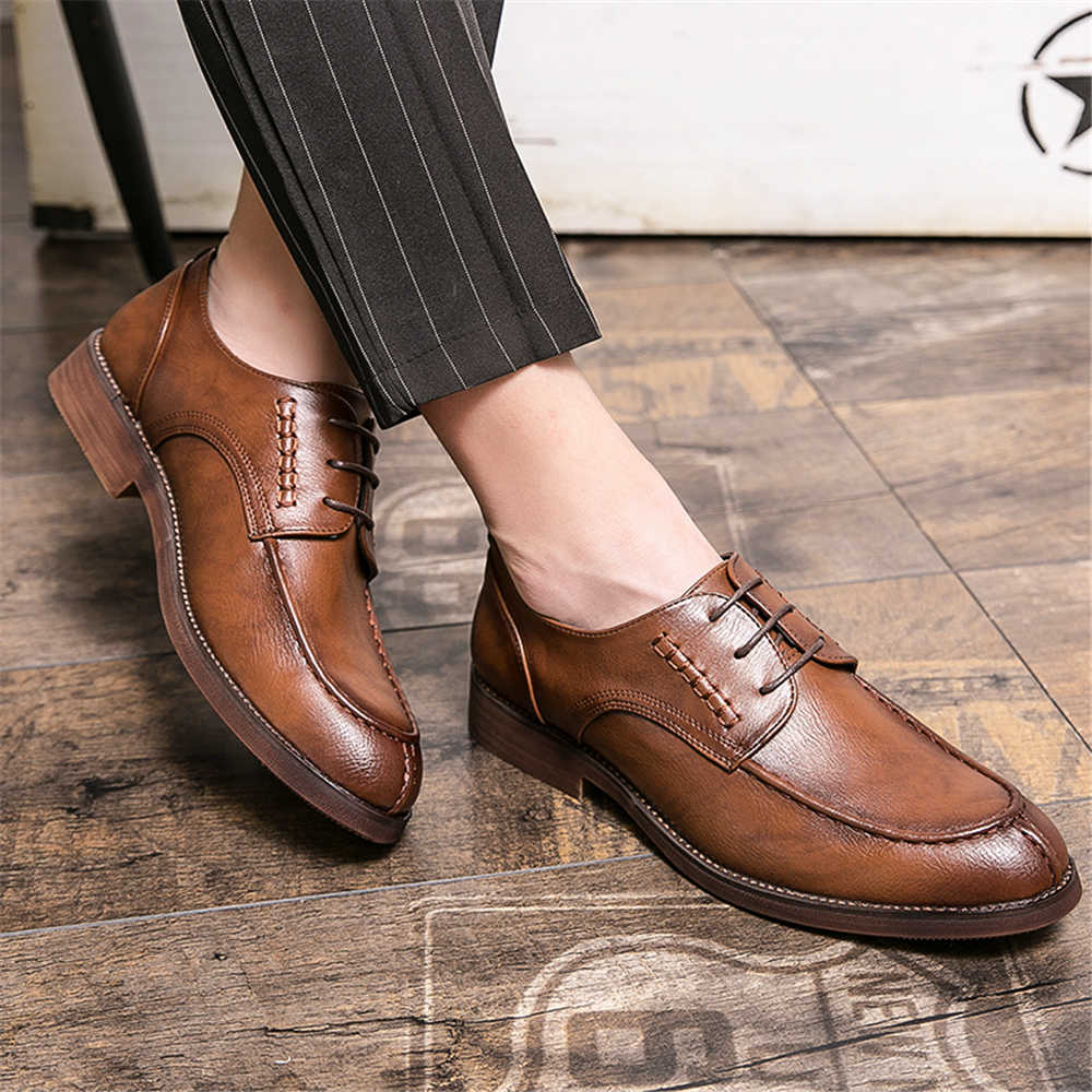 Tênis Casuais Masculinos Elega - Men Formal Wear With Sneakers avaliação e preço