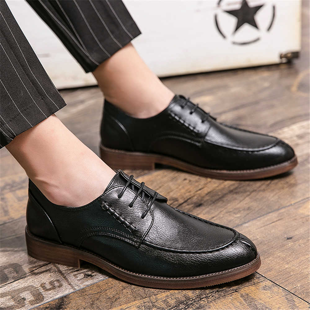 Tênis Casuais Masculinos Elega - Men Formal Wear With Sneakers avaliação e preço